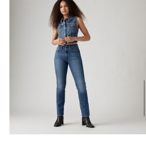 NWT Levi 501 dark wash 27”